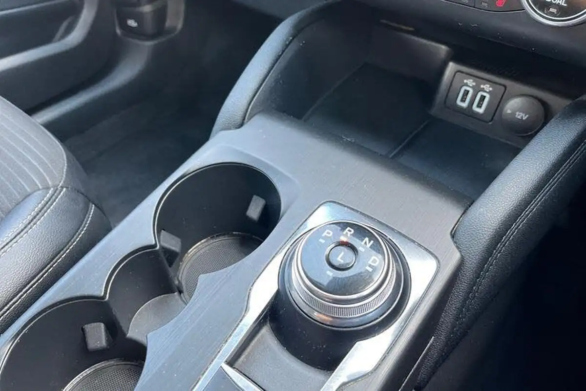 2022-ford-kuga-big-27