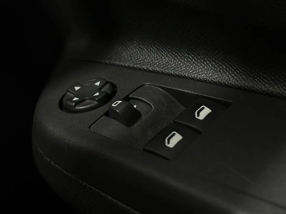2020-vauxhall-corsa-12i-se-nav-big-16