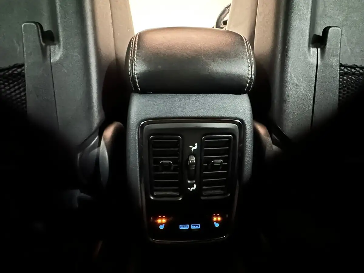 2014-jeep-grand-cherokee-30crd-overland-big-17