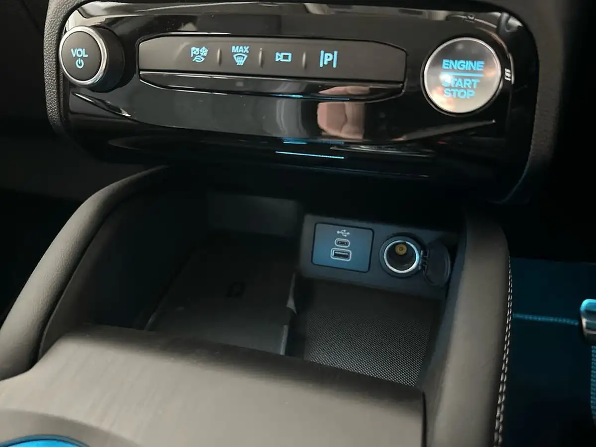 2025-ford-kuga-25t-active-243ps-phev-big-23