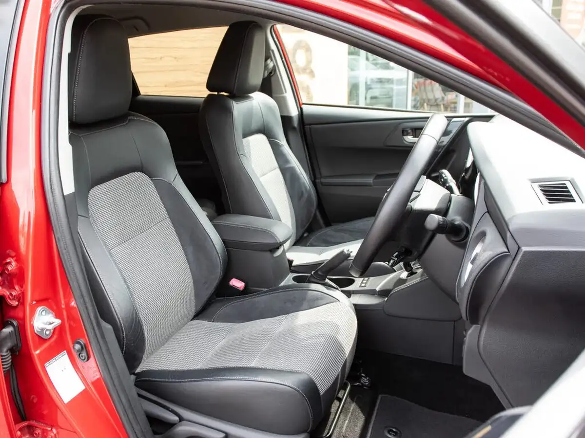 2016-toyota-auris-18-vvt-i-hsd-excel-tss-hatchback-big-28