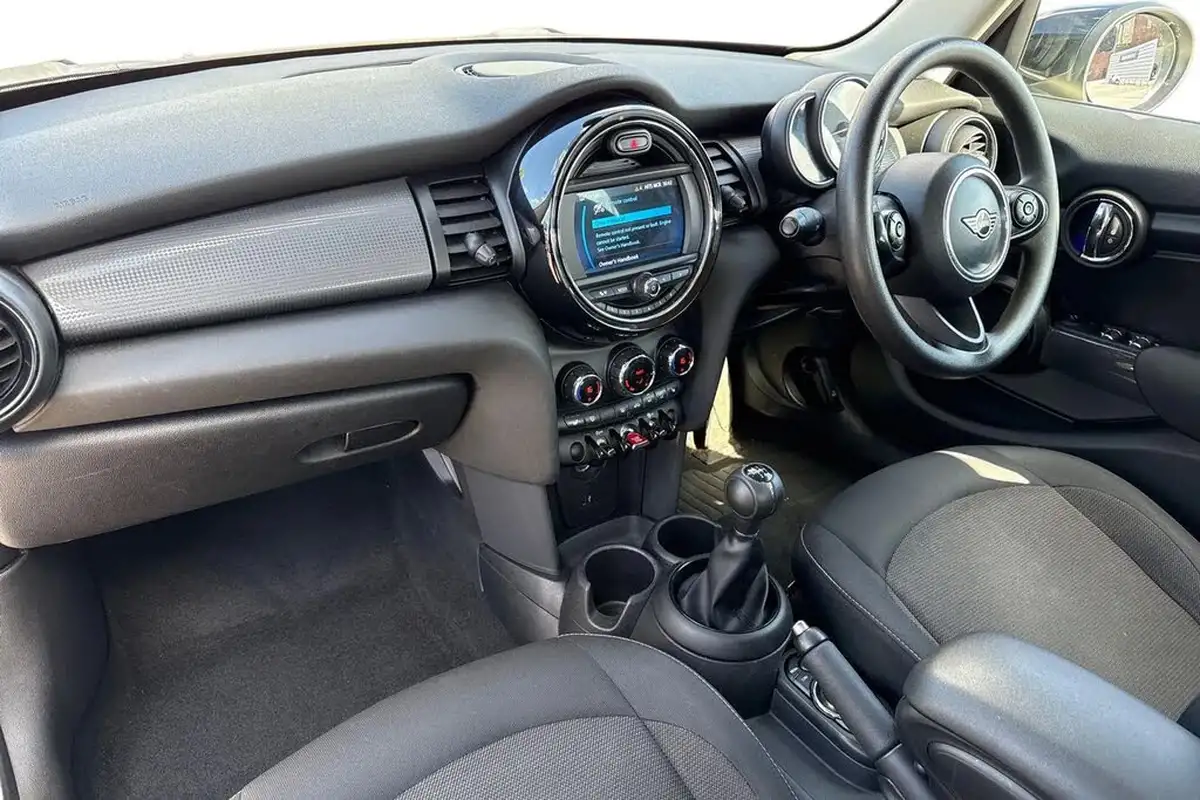 2019-mini-cooper-15-cooper-classic-hatchback-5d-big-14