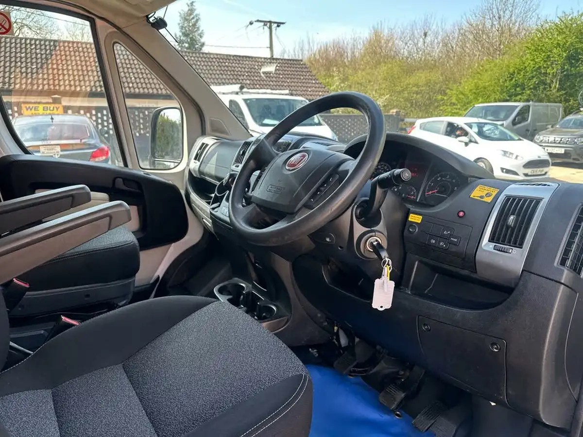 2016-fiat-ducato-20td-35-lh2-panel-big-15