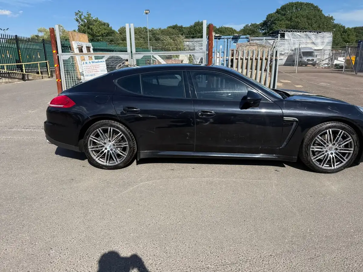 2014-porsche-panamera-30td-big-7