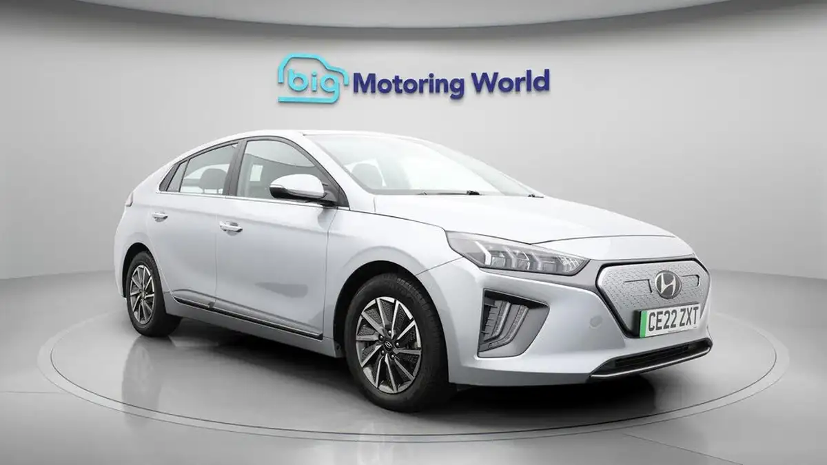 2022-hyundai-ioniq-e-premium-electric-big-1