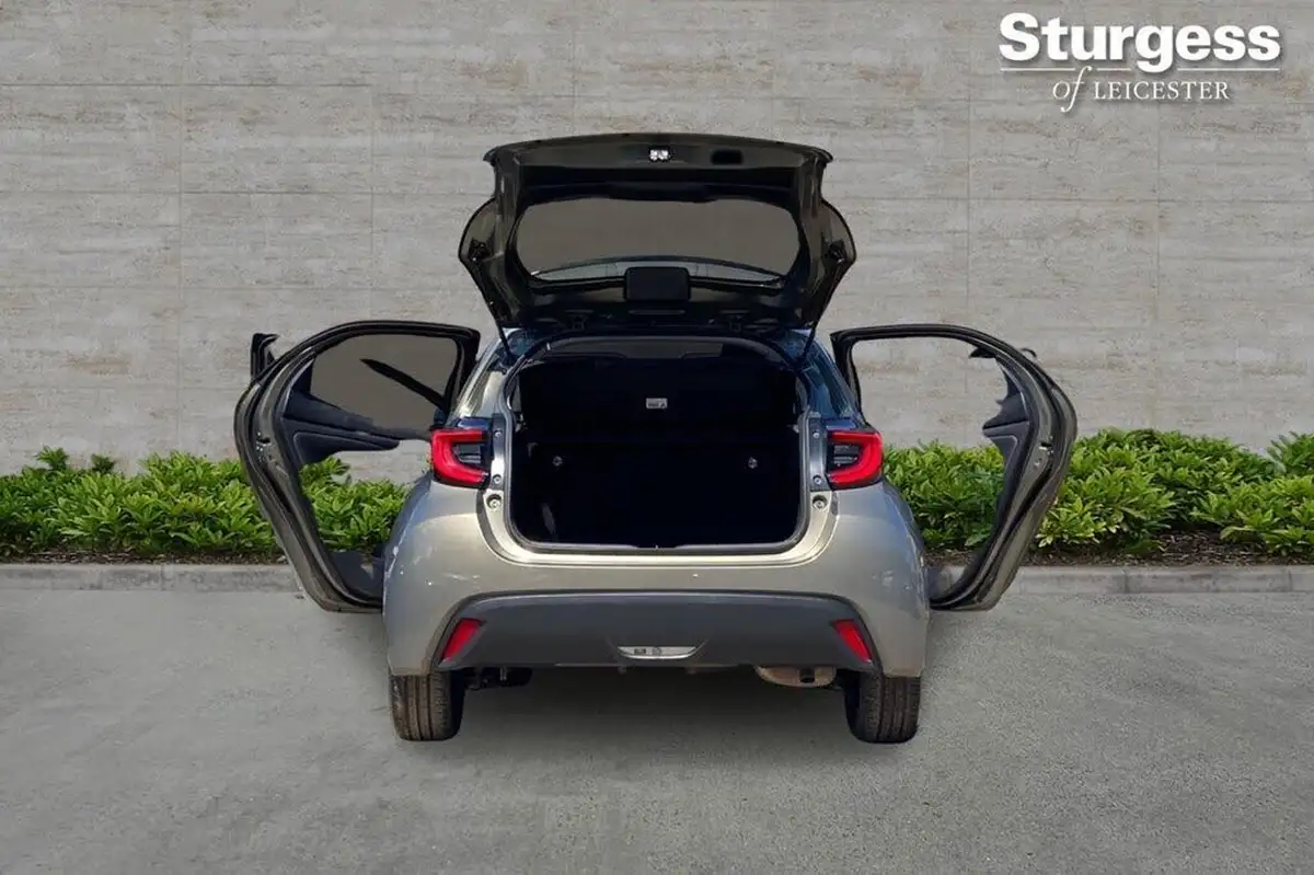 2024-toyota-yaris-15-vvt-i-design-big-31