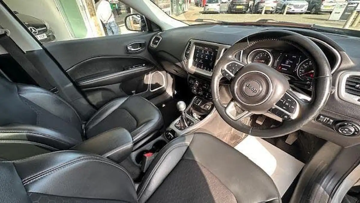 2018-jeep-compass-14-multiair-ii-longitude-big-24