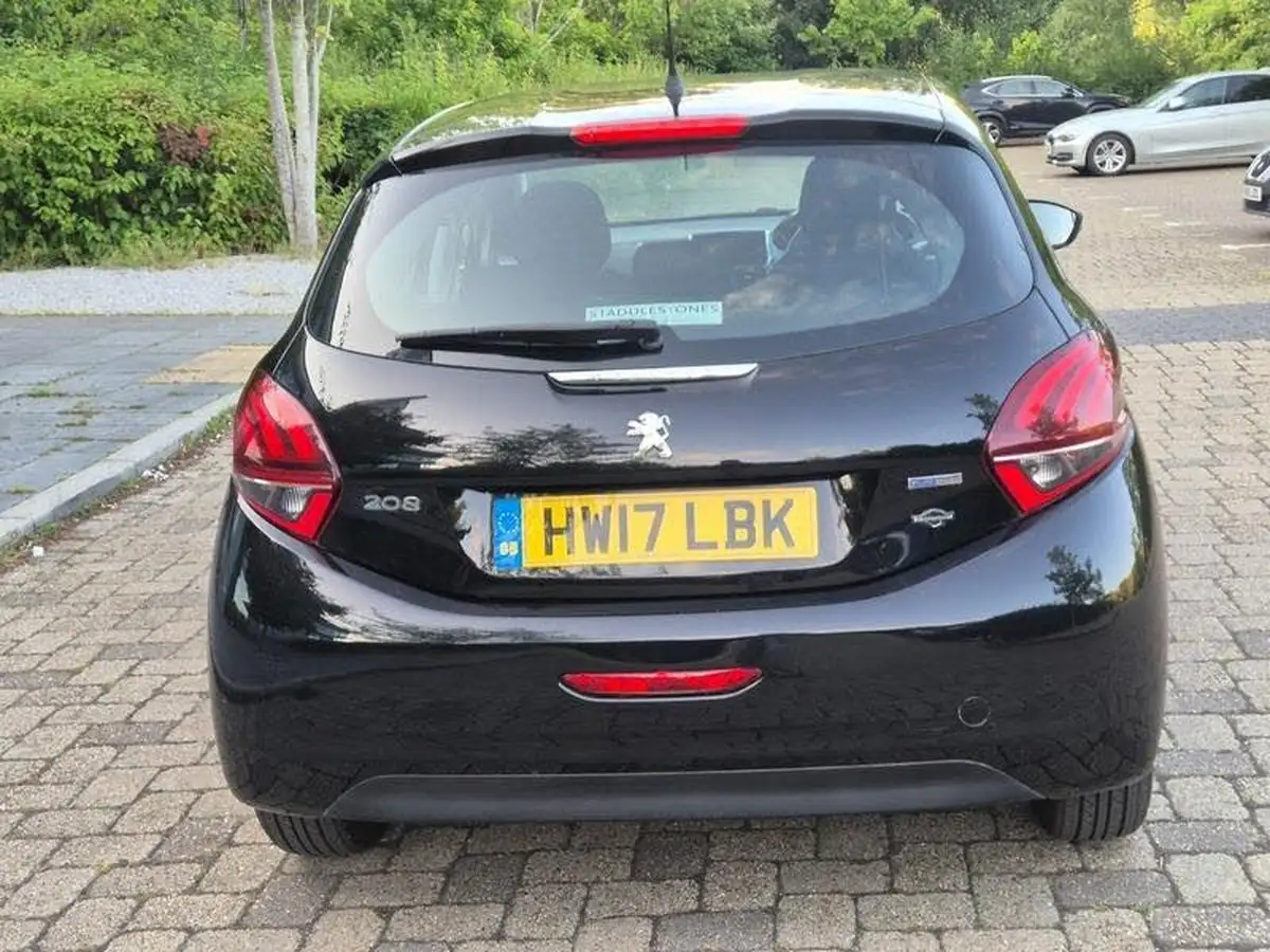 2017-peugeot-208-12-puretech-active-82bhp-5d-big-7