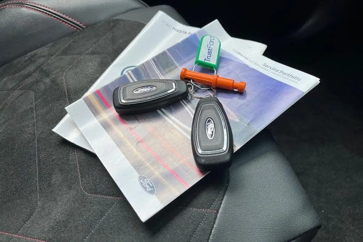 2023-ford-fiesta-10t-st-line-125ps-hybrid-mhev-big-21