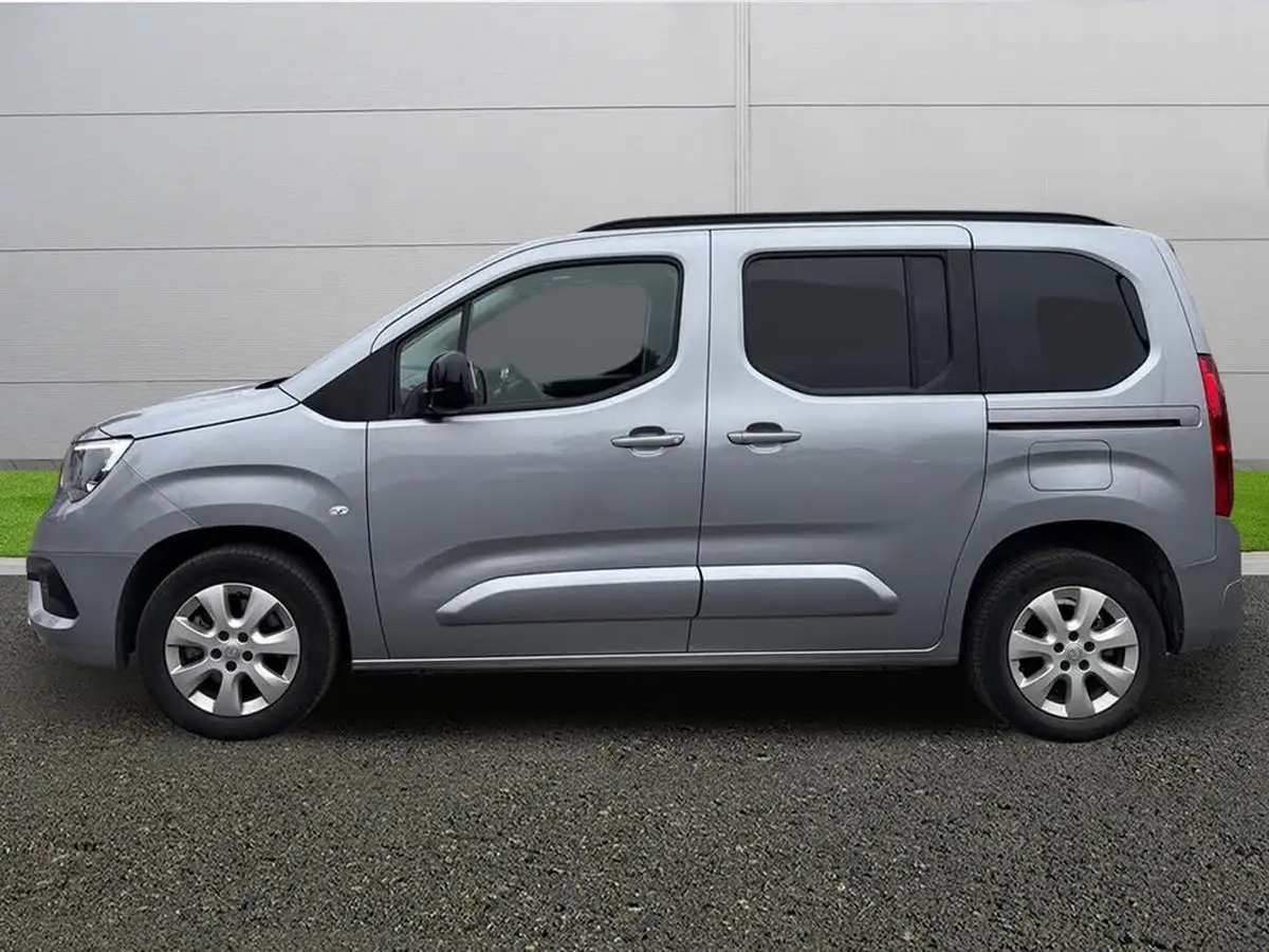 2024-vauxhall-combo-life-e-ultimate-big-3