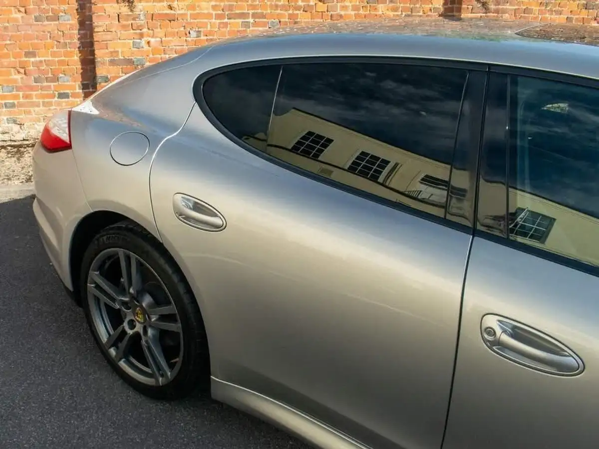 2010-porsche-panamera-36-4-big-13