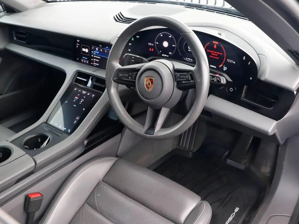 2022-porsche-taycan-e-sport-turismo-476ps-performance-battery-plus-big-6