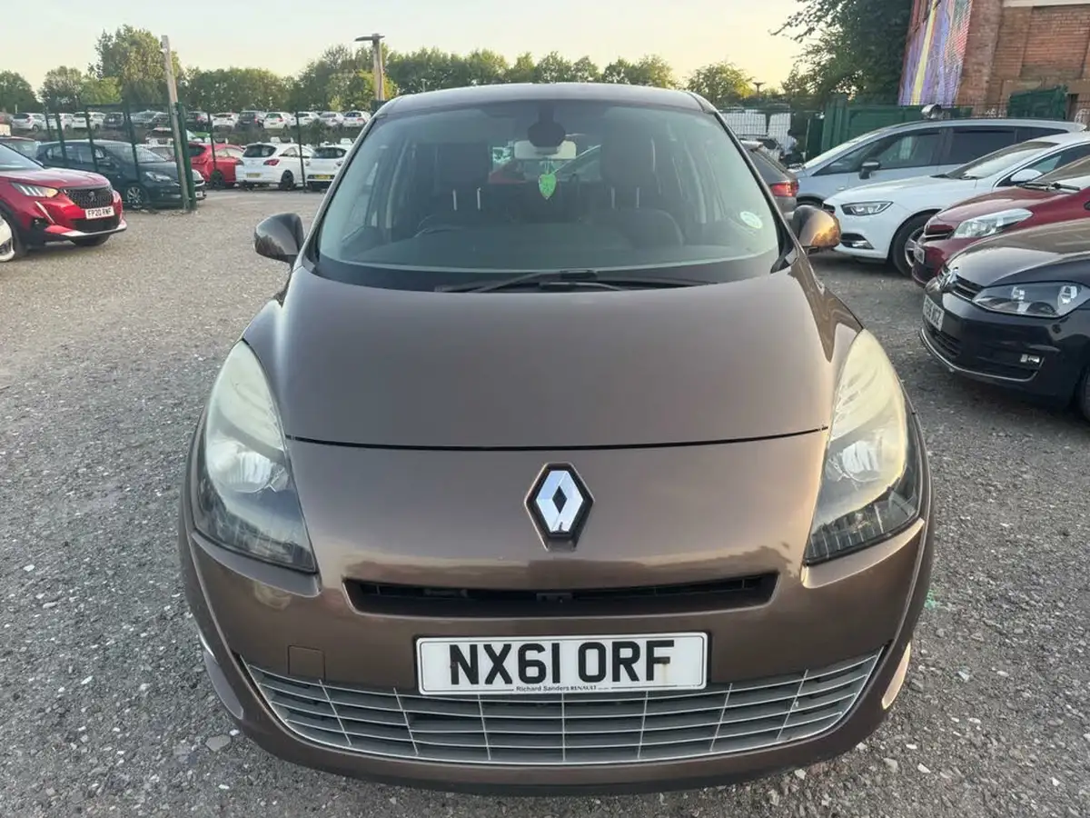 2011-renault-grand-scenic-15td-dynamique-tom-tom-110bhp-big-1