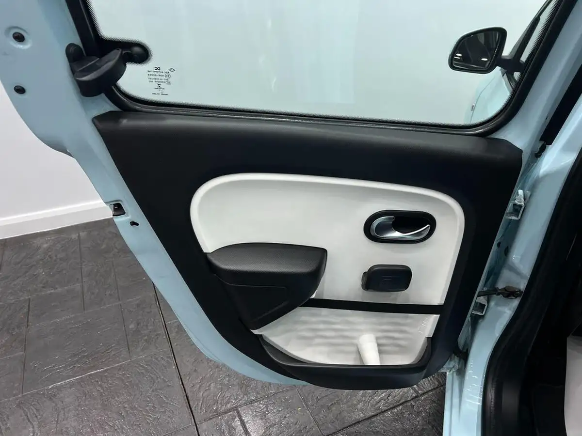 2015-renault-twingo-09-tce-dynamique-energy-ss-big-48