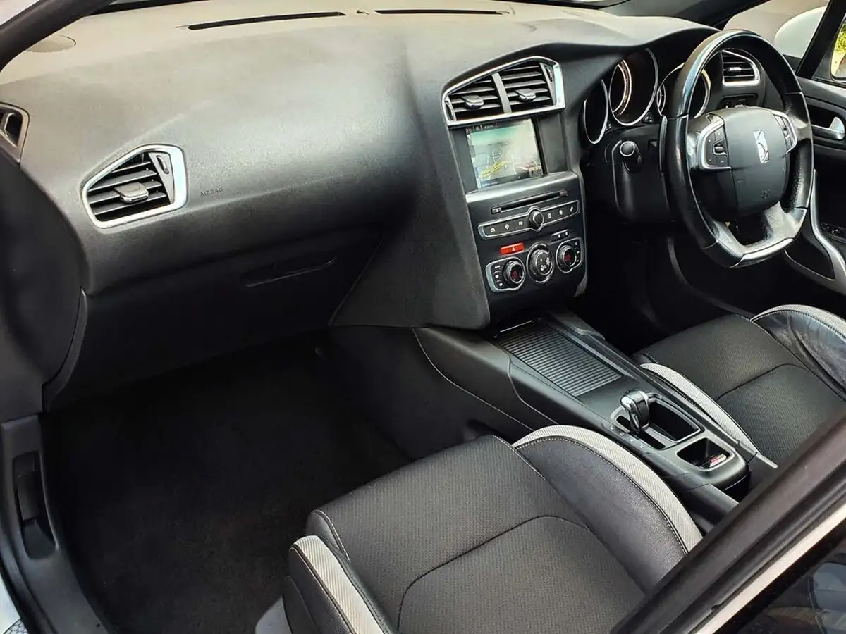 2015-citroen-ds4-16e-hdi-dstyle-nav-etg6-big-6