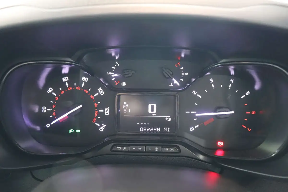 2020-citroen-berlingo-15bluehdi-1000-enterprise-100pseu6dt-e-ss-panel-big-28