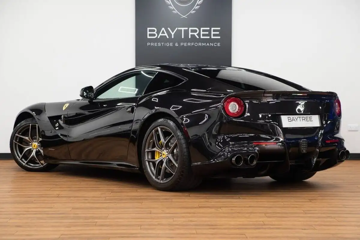 2015-ferrari-f12berlinetta-62-big-1