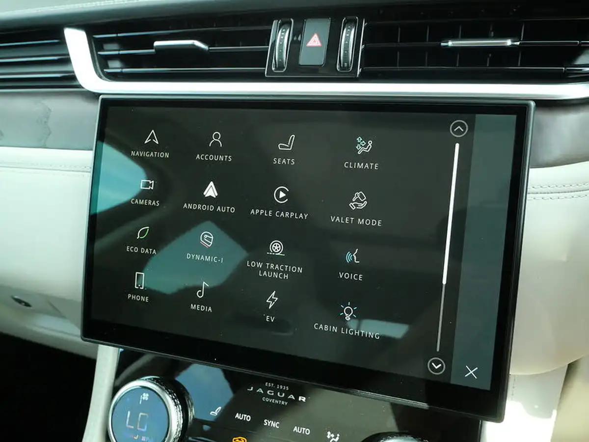 2022-jaguar-f-pace-20-p400e-r-dynamic-hse-big-12
