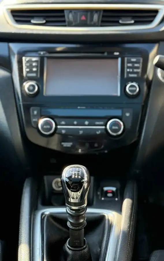 2015-nissan-qashqai-15dci-n-tec-big-15