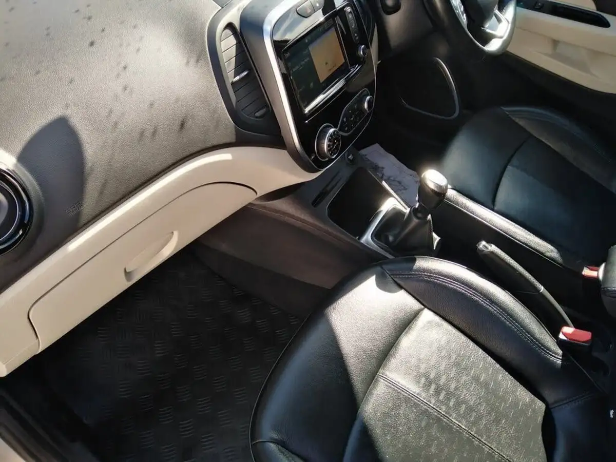 2019-renault-captur-15dci-gt-line-big-12
