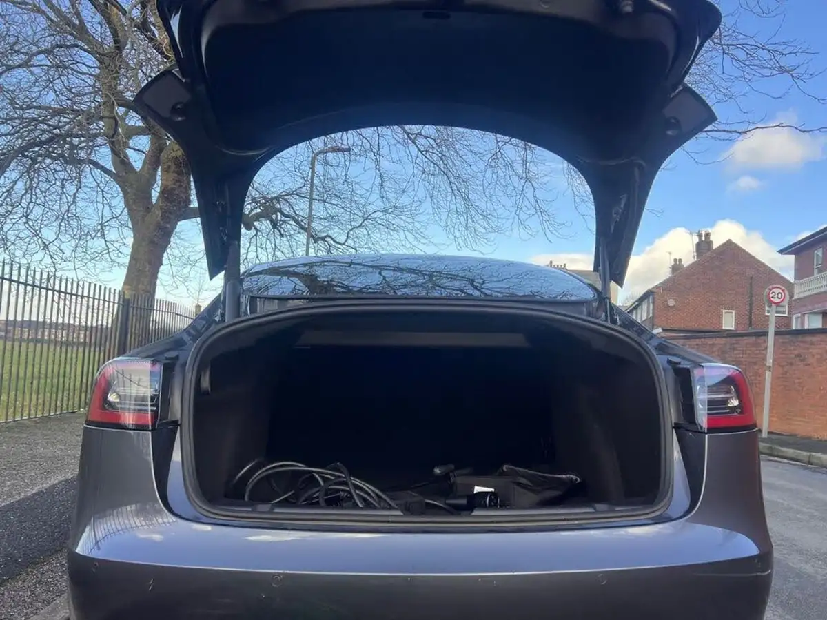 2021-tesla-model-3-e-long-range-4x4-big-11