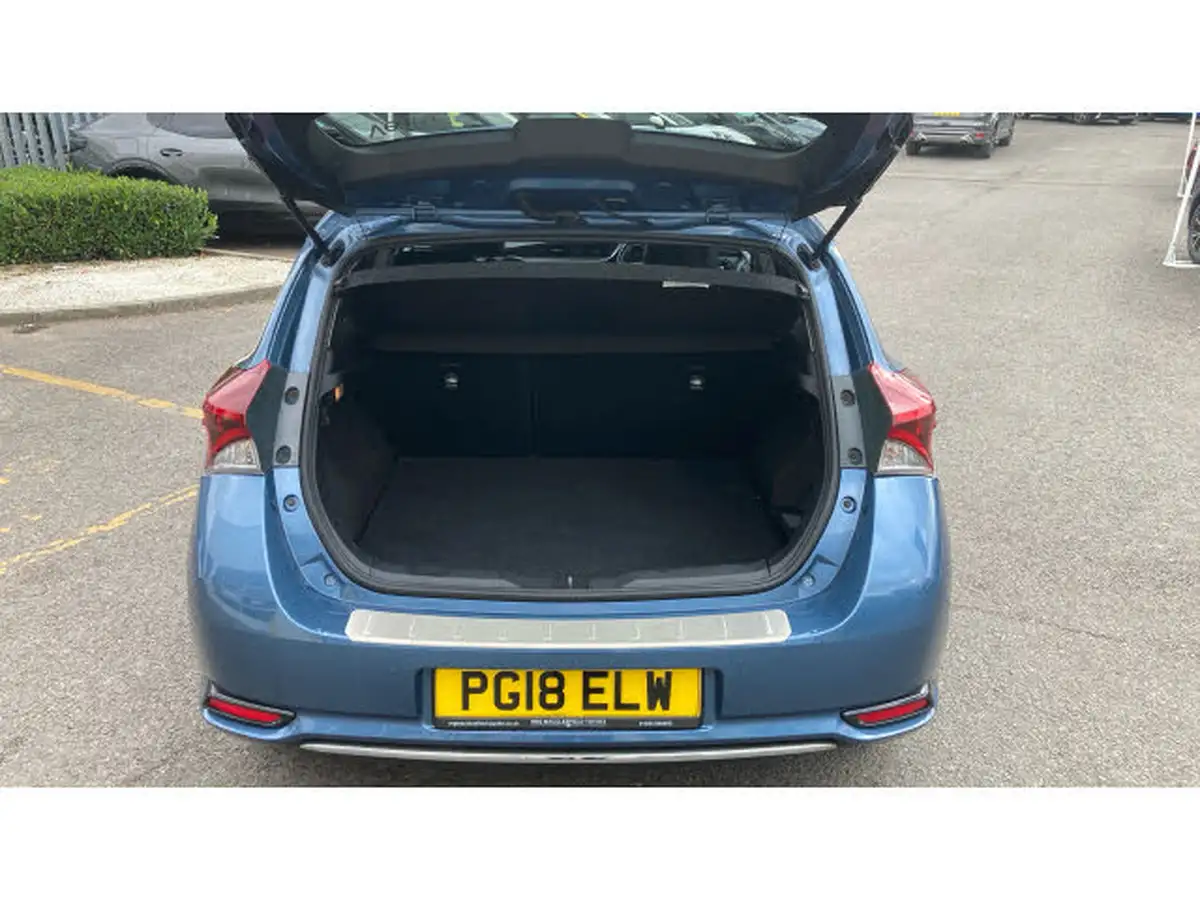 2018-toyota-auris-18-vvt-i-hsd-excel-hatchback-big-3