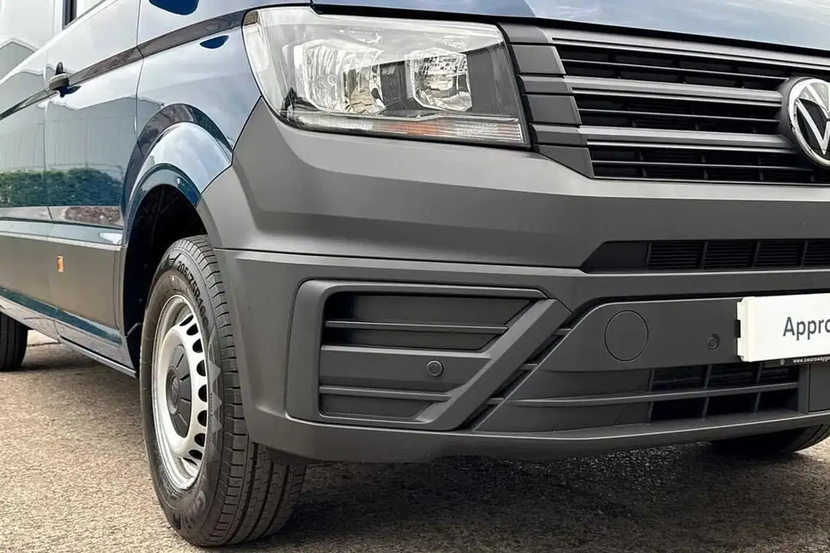 2025-volkswagen-crafter-20tdi-cr35-mwb-commerce-140pseu6d-panel-van-big-15