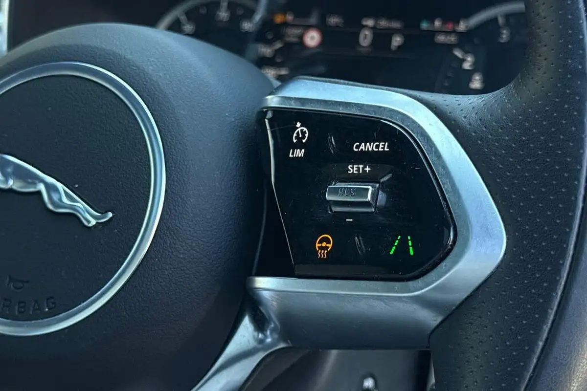 2022-jaguar-f-pace-20-p250-r-dynamic-se-big-52