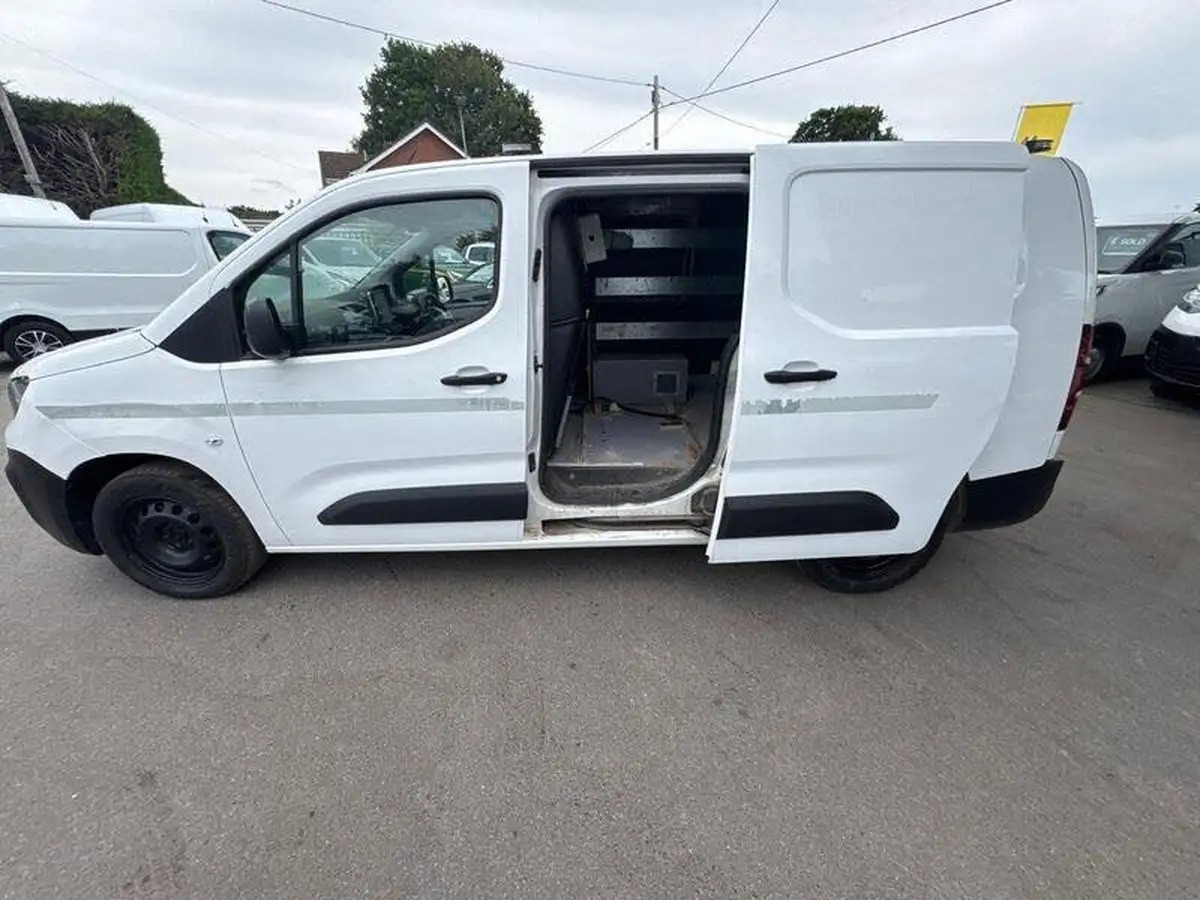 2021-peugeot-partner-15-bluehdi-950-professional-premium-100pseu6d-big-17
