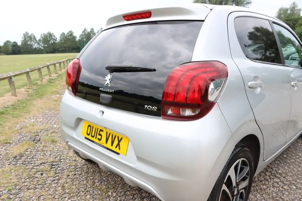 2015-peugeot-108-12-allure-vti-puretech-hatchback-5d-big-20