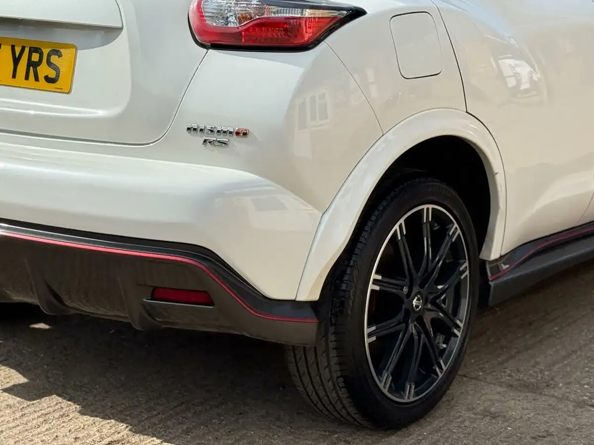 2015-nissan-juke-16-nismo-rs-218ps-big-27