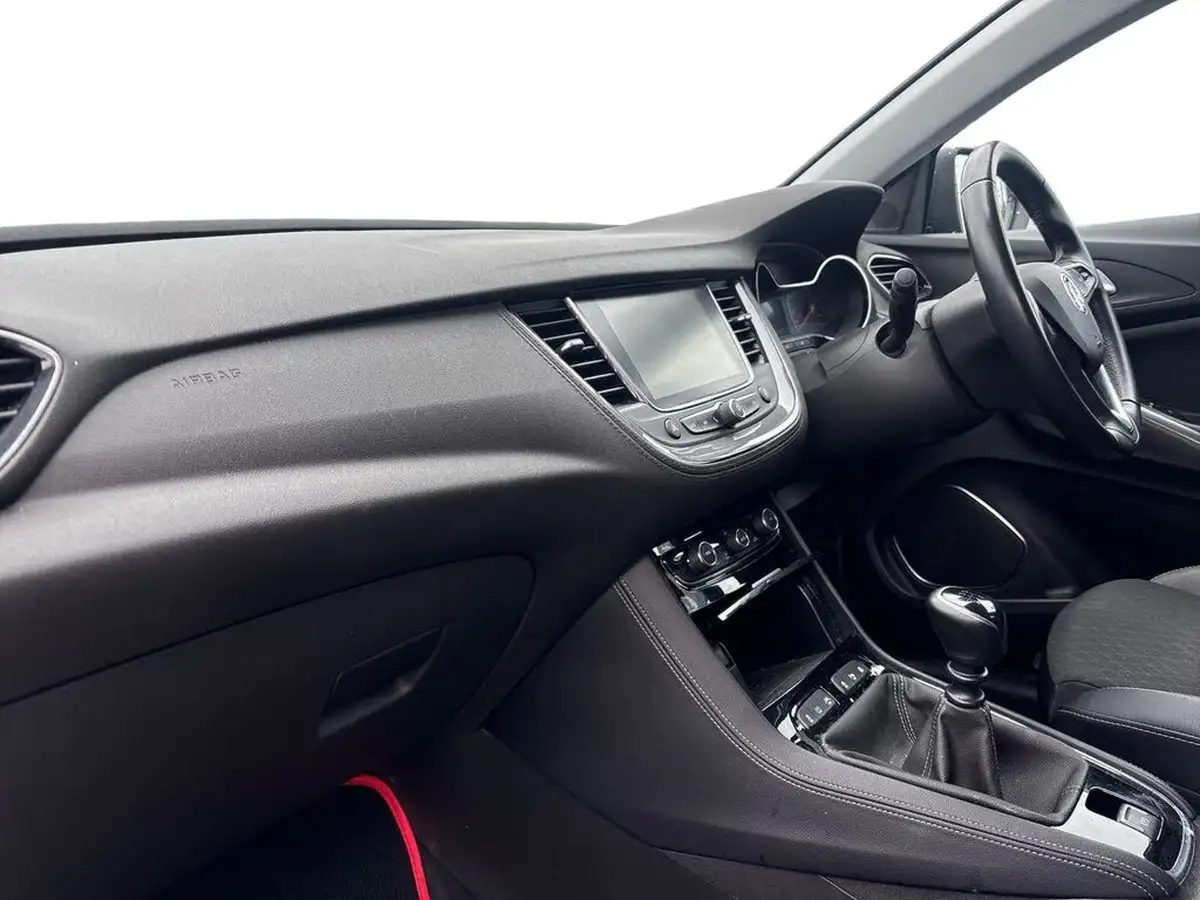 2020-vauxhall-grandland-x-12-sri-nav-big-7