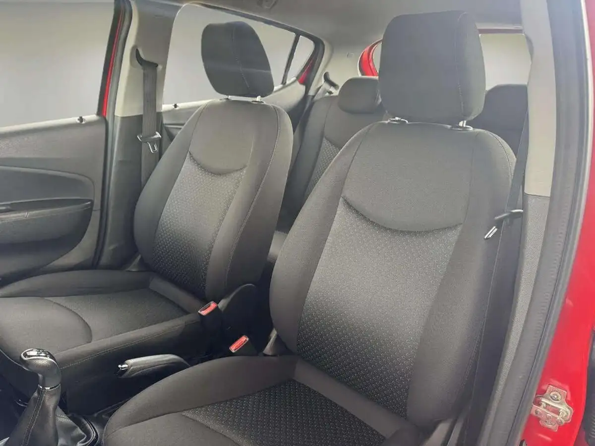 2015-vauxhall-viva-10-se-big-19