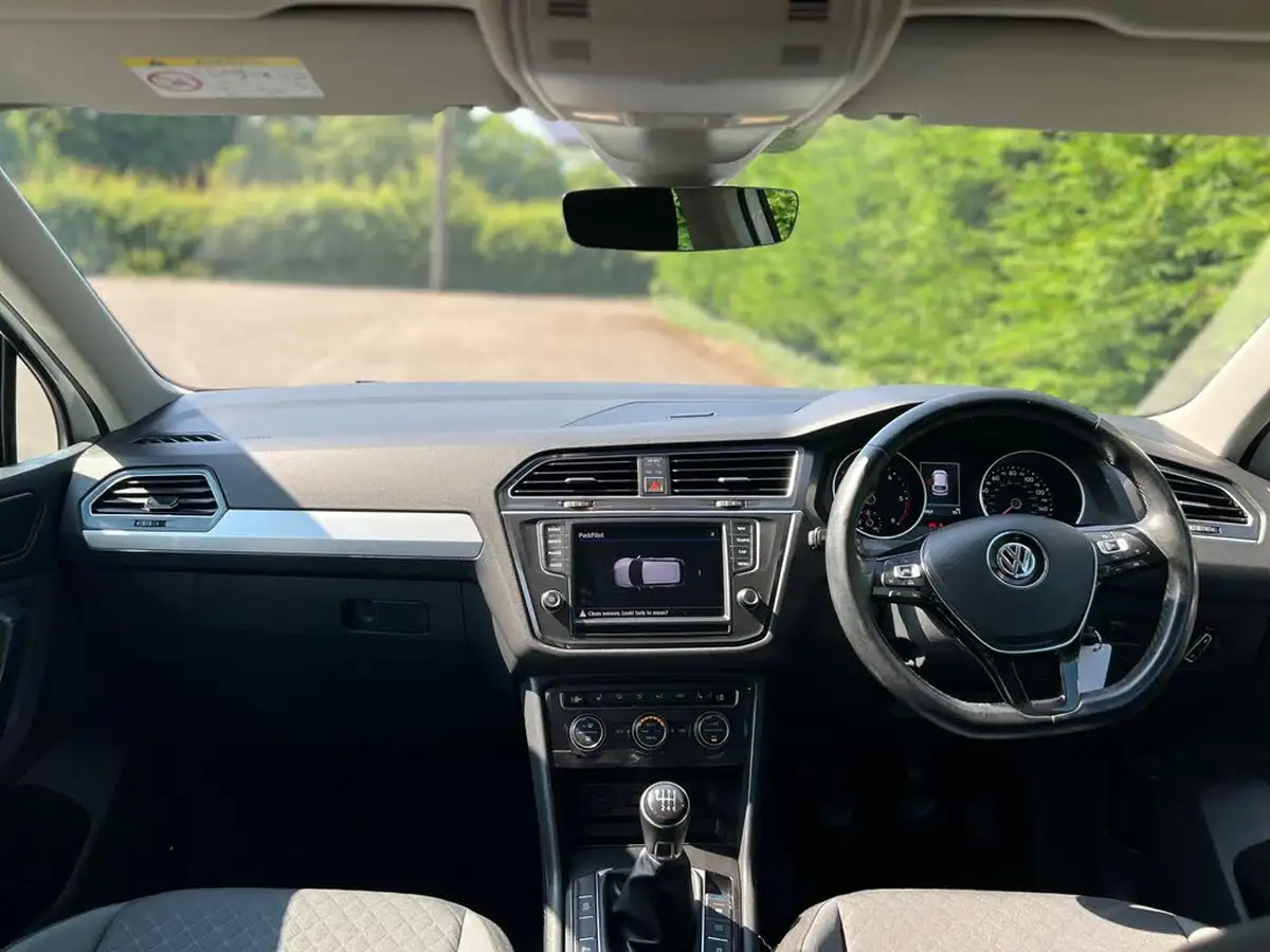 2016-volkswagen-tiguan-20tdi-se-navigation-150ps-4motion-bmt-ss-big-31