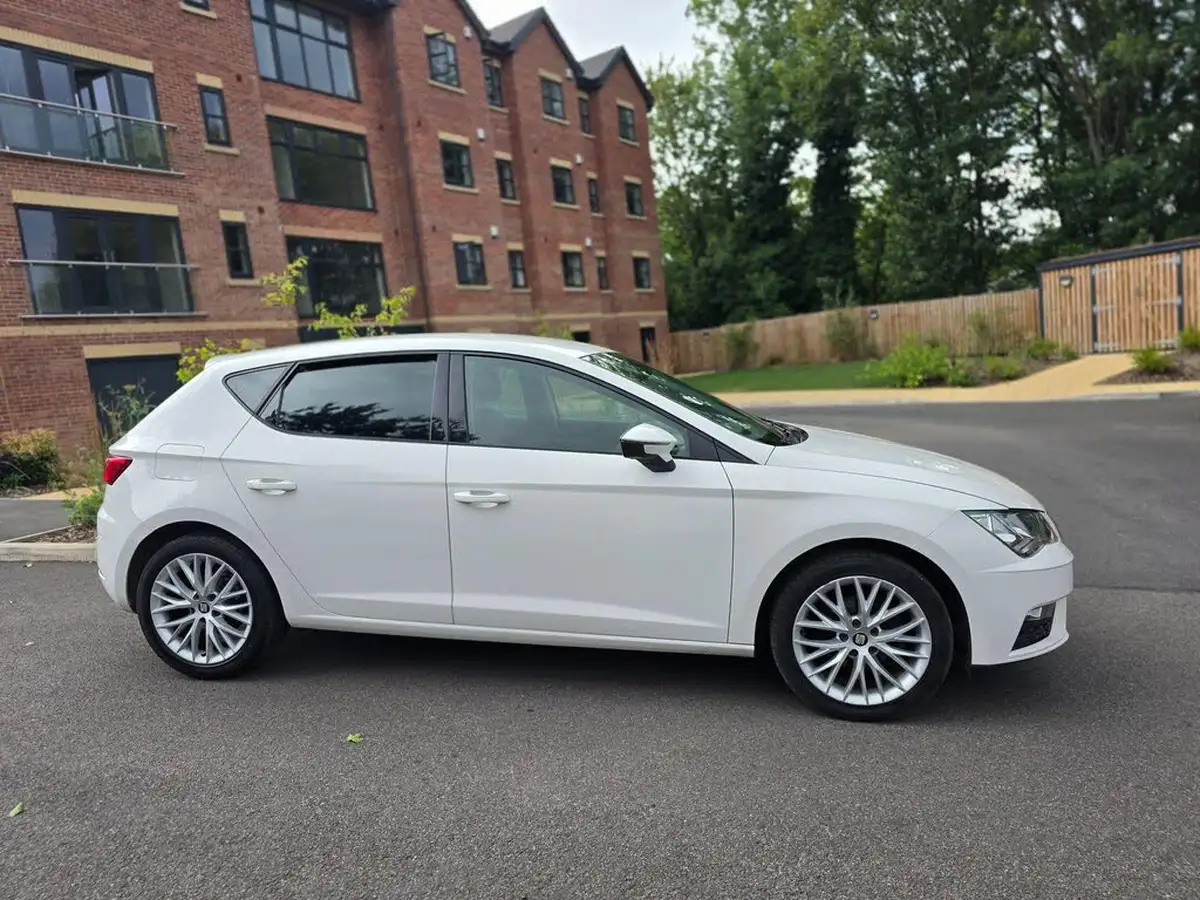 2017-seat-leon-12-tsi-se-dynamic-technology-hatchback-big-3