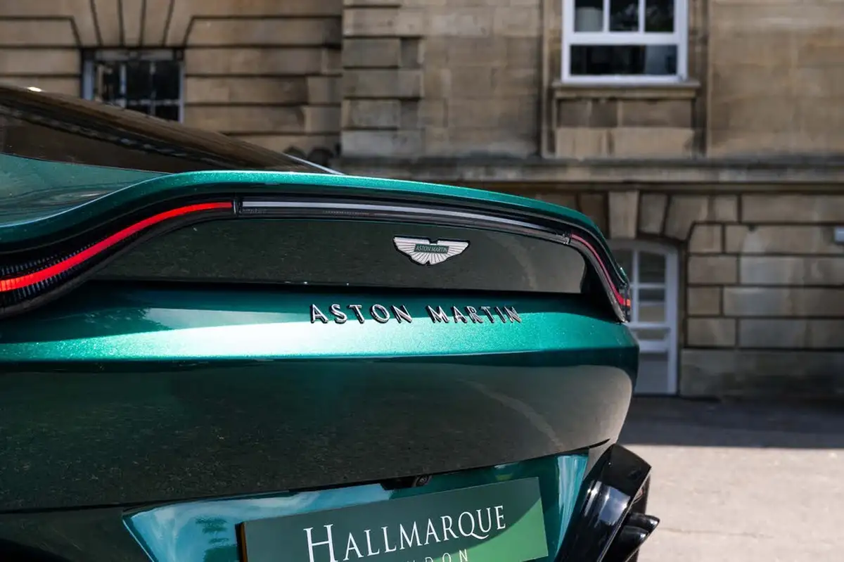 2024-aston-martin-vantage-big-6