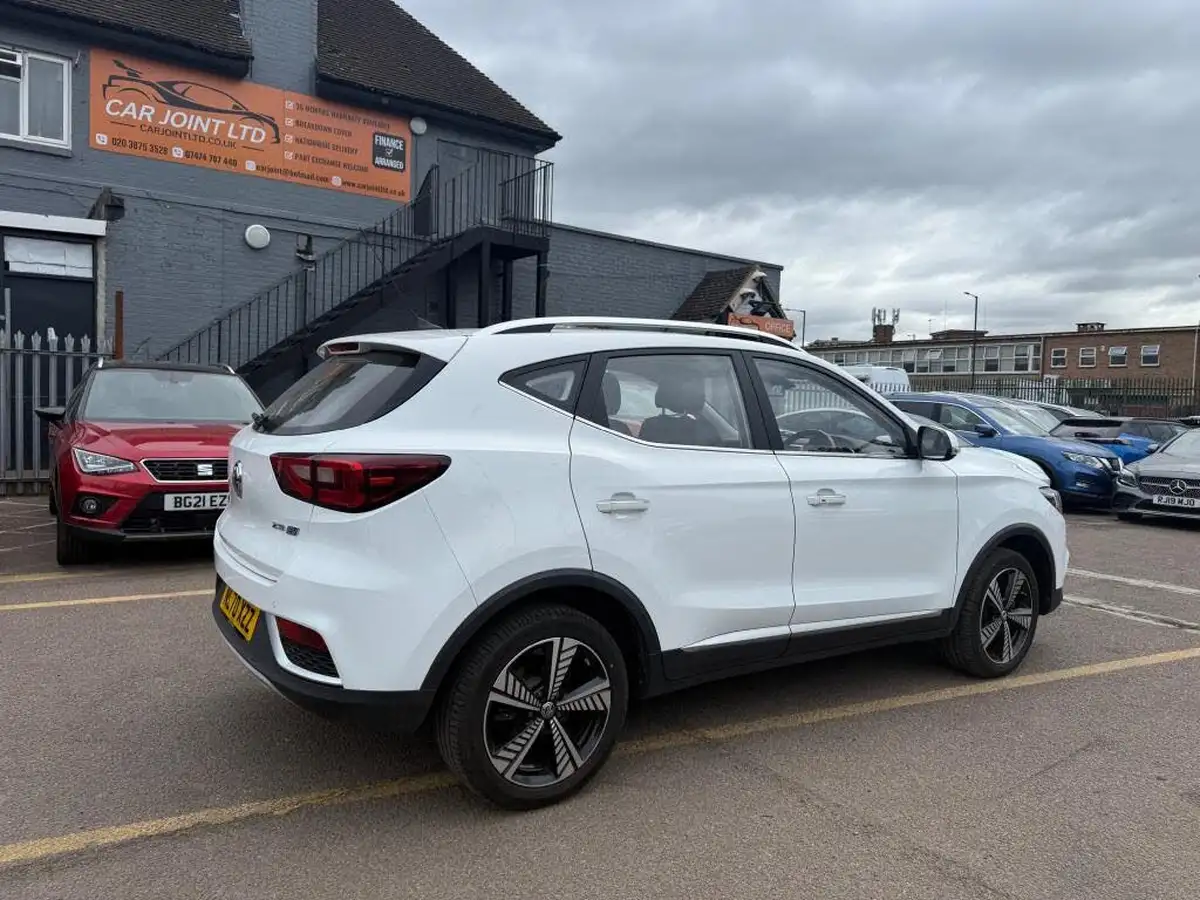 2021-mg-zs-suv-e-exclusive-ev-big-2
