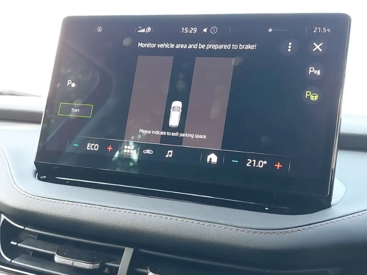 2022-skoda-enyaq-e-80-82-kwh-big-15