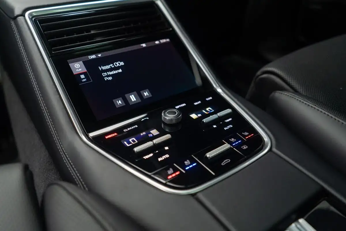 2017-porsche-panamera-29-v6-4-e-hybrid-executive-big-51