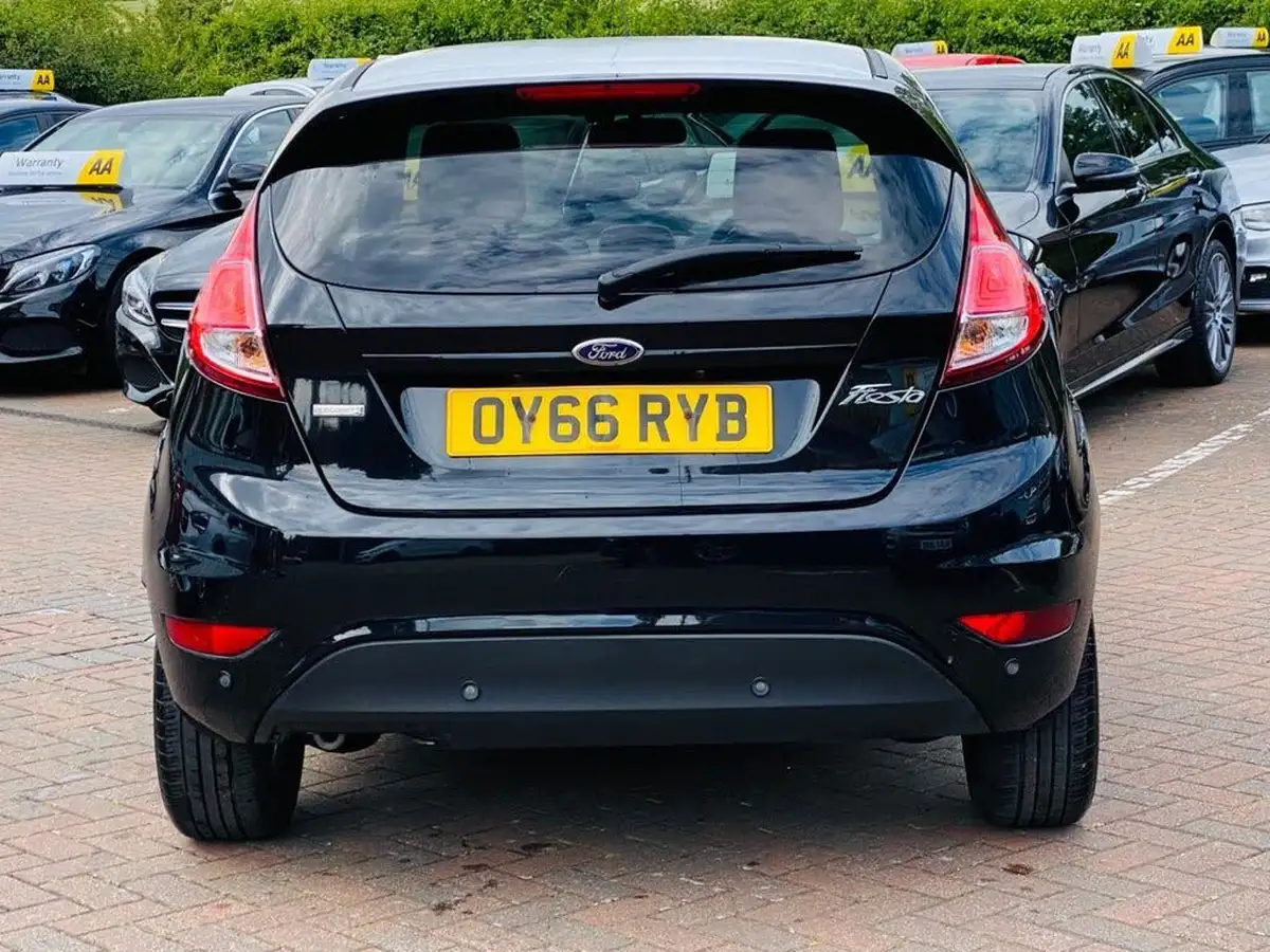 2016-ford-fiesta-10-zetec-black-edition-5d-big-10
