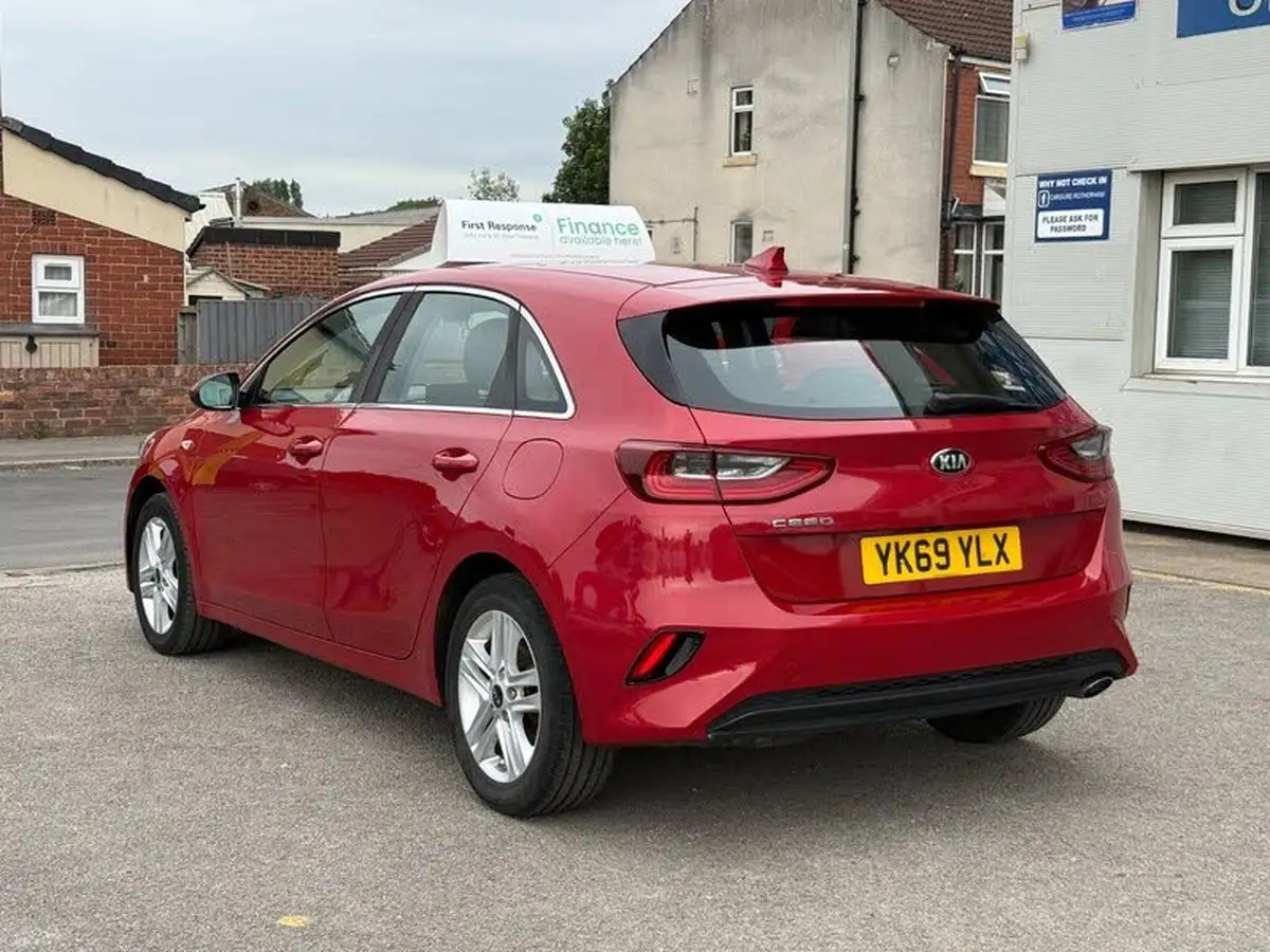 2019-kia-ceed-16crdi-2-nav-adap-hatchback-big-2