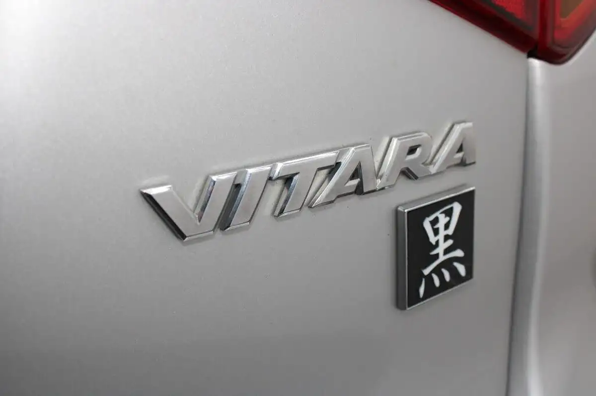 2018-suzuki-vitara-16-kuro-big-12