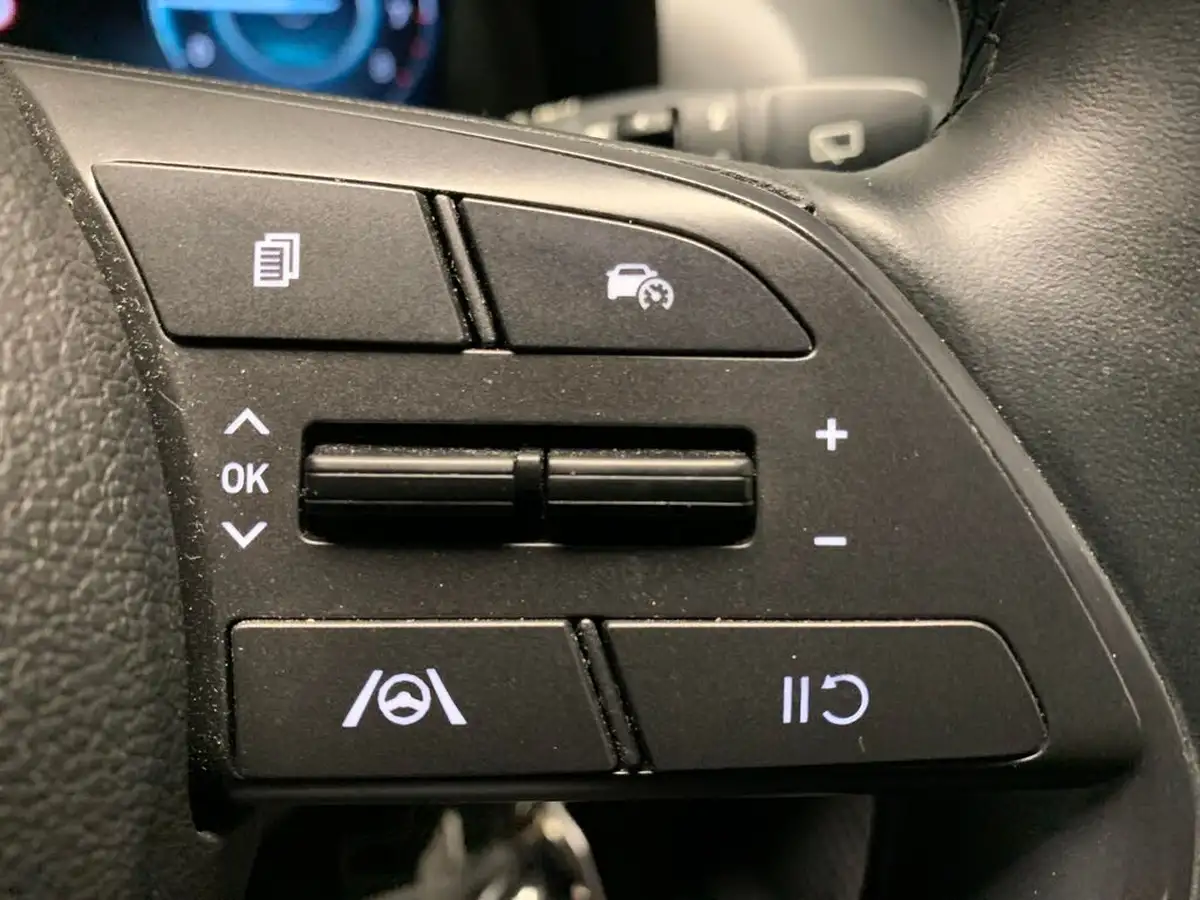 2021-hyundai-i20-10-t-gdi-se-connect-eclutch-imt-big-22