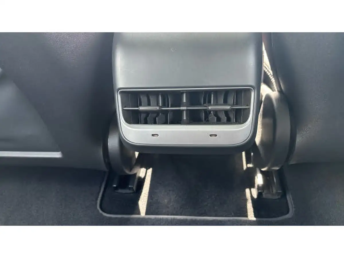 2021-tesla-model-3-e-long-range-awd-big-25