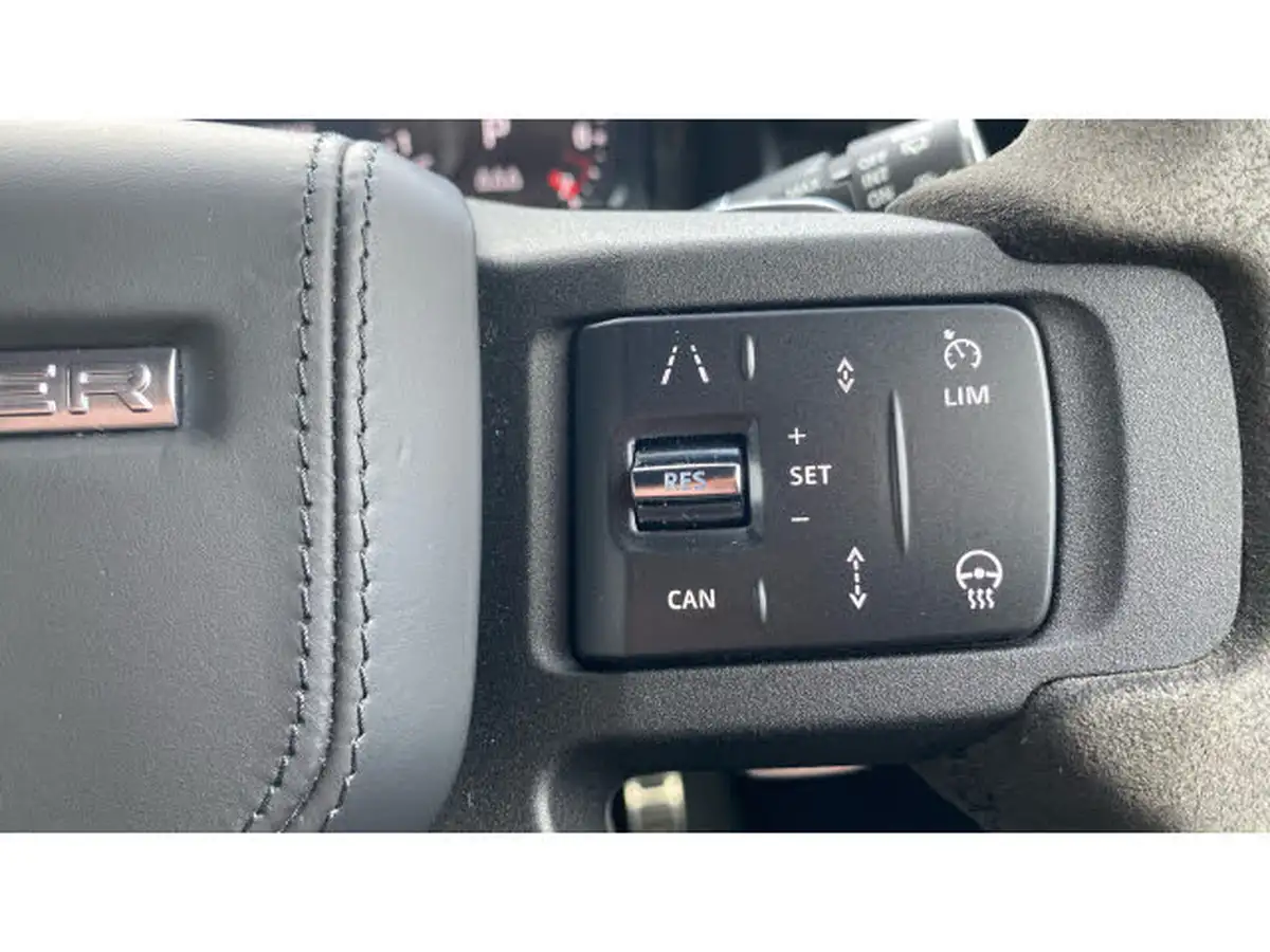 2022-land-rover-90-defender-50-p525-v8-big-40