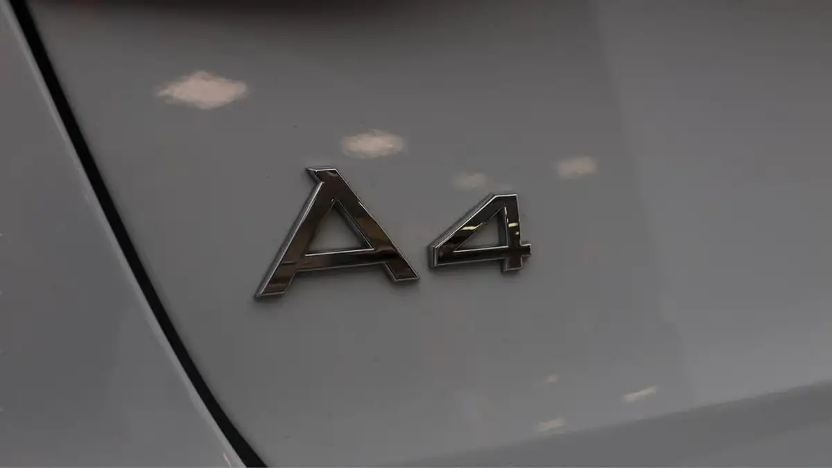 2022-audi-a4-avant-20-35-tfsi-technik-s-tronic-big-34