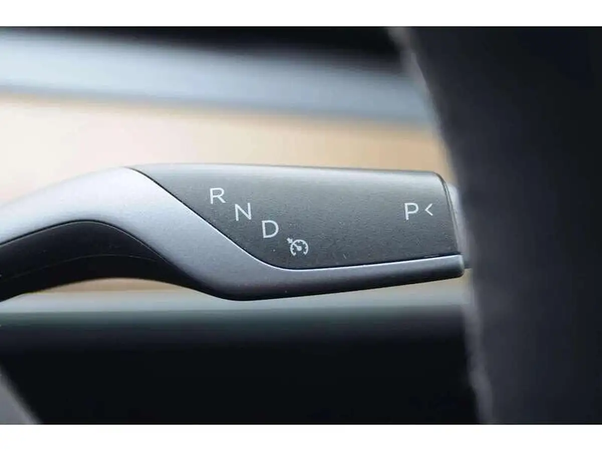 2022-tesla-model-3-e-long-range-big-16