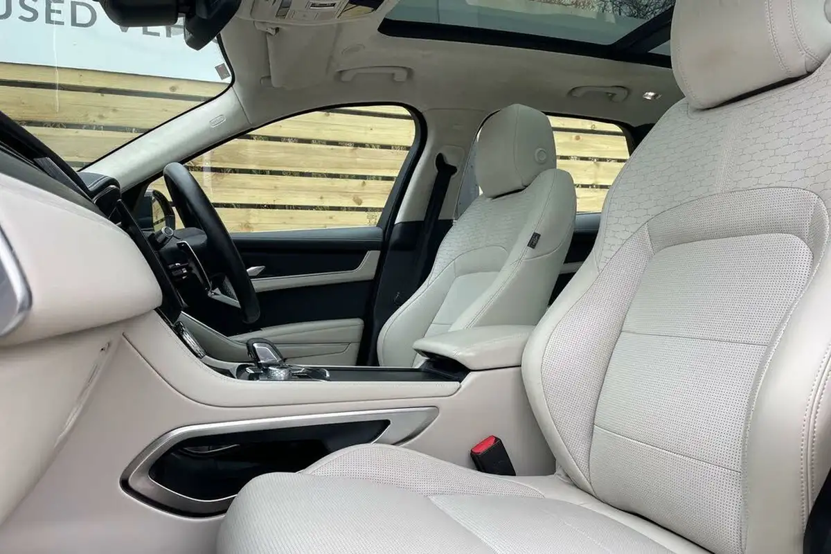 2022-jaguar-f-pace-20-d200-r-dynamic-hse-big-27