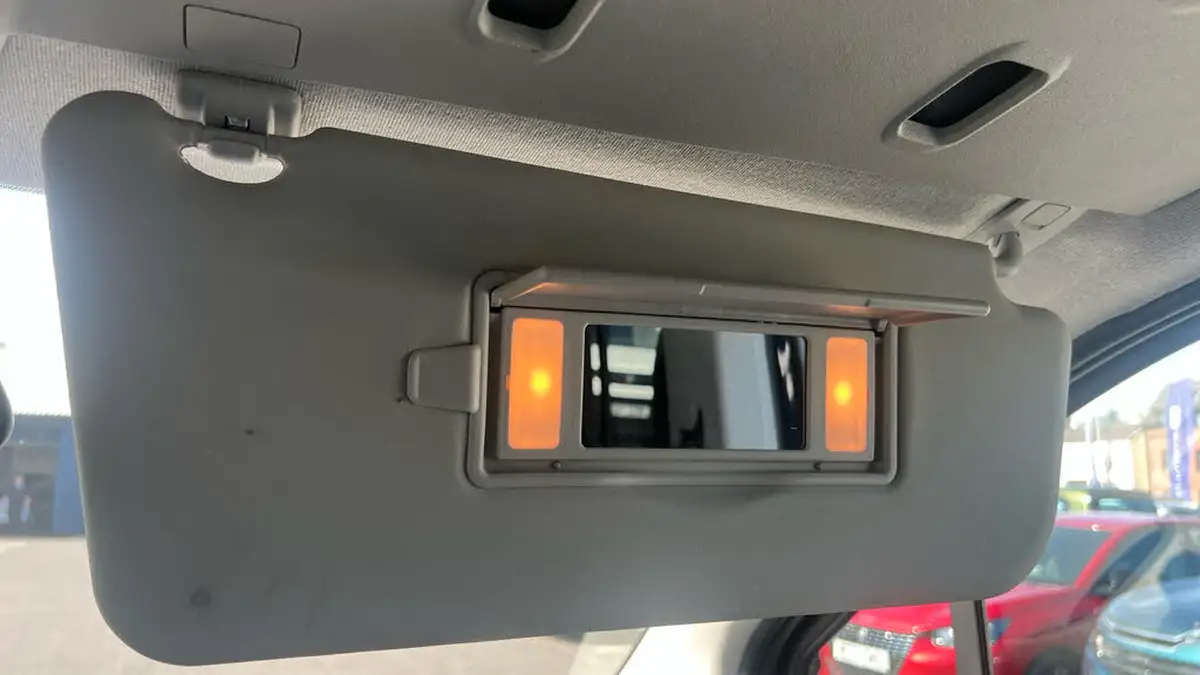 2021-vauxhall-combo-life-15-se-100ps-big-33