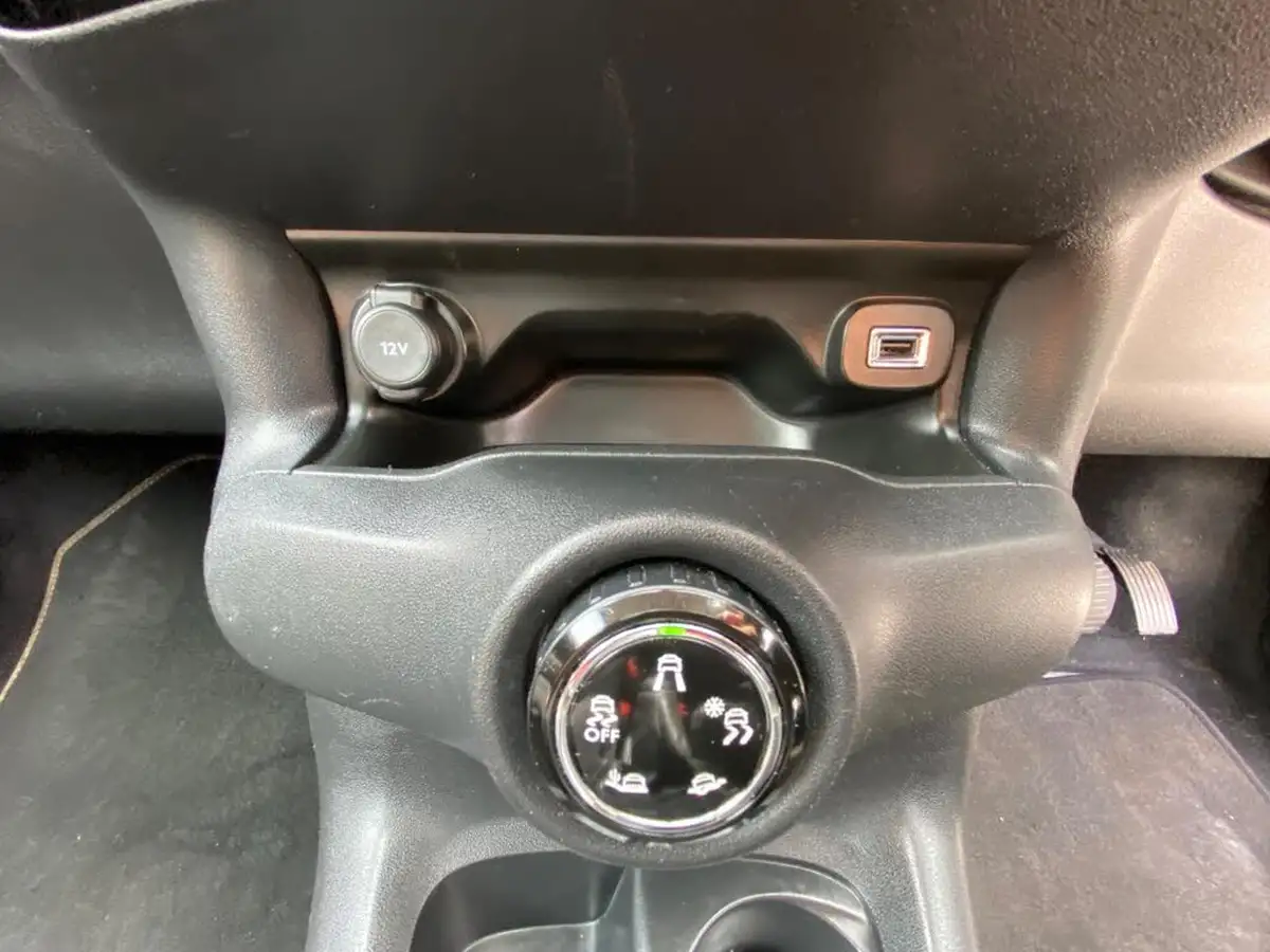 2017-citroen-c4-cactus-12-puretech-rip-curl-big-49